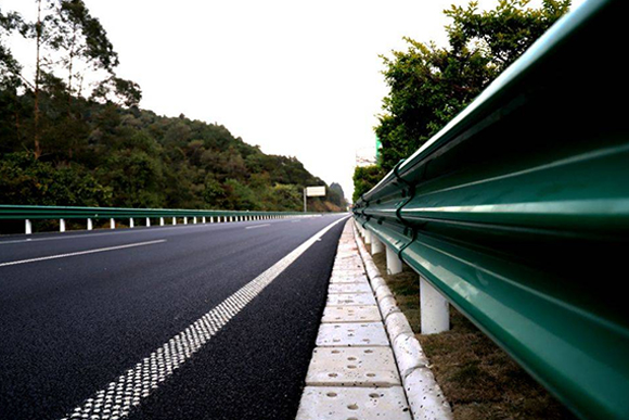 四平高速公路护栏的常用类型